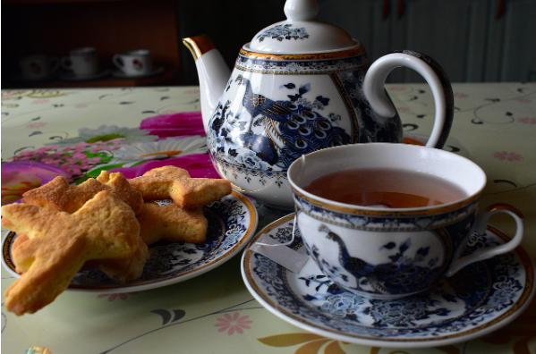Afternoon tea med Orange cookies svart te